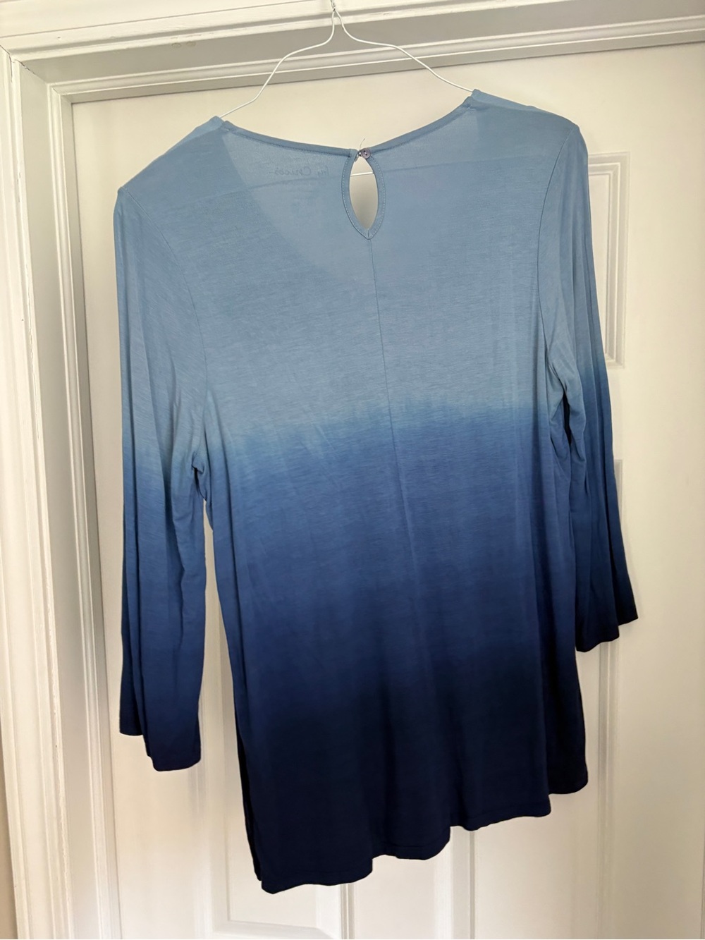 Chico’s Blue Layered Ombré Top Women’s Medium Flowy Beach Vacation Summer - Picture 3 of 3
